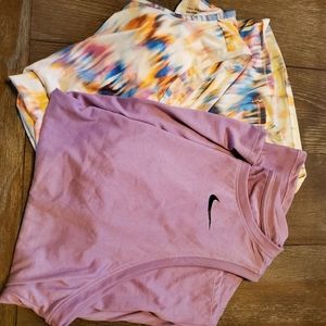2 Activewear tanks